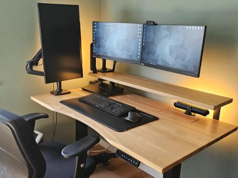 configure height-adjustable desk height of monitor